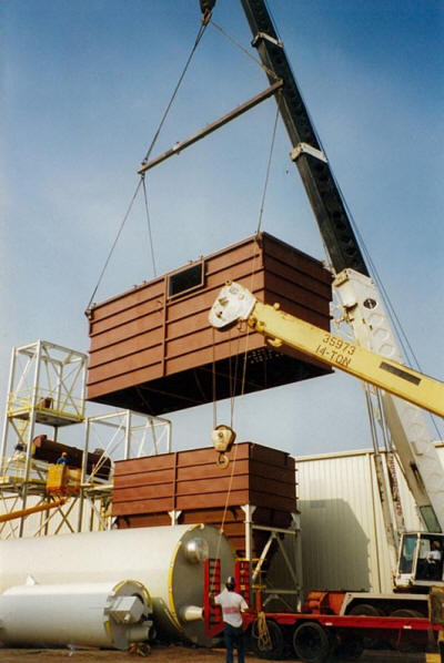 Setting the upper casing of a baghouse filter.